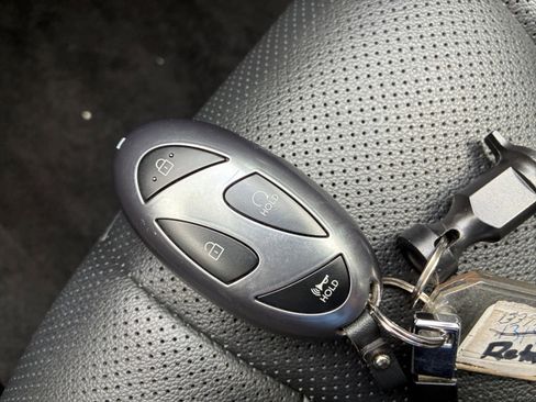 Used 2025 Hyundai Elantra Limited image 25