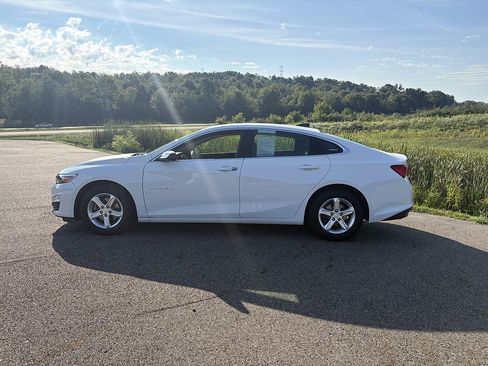 Used 2023 Chevrolet Malibu LS w/ Driver Confidence Package FWD image 2