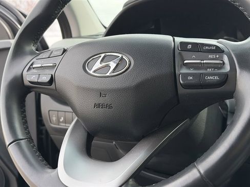 Used 2018 Hyundai Kona Limited image 17