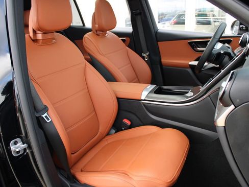 Used 2025 Mercedes-Benz GLC 300 4MATIC image 26