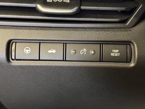 Used 2024 Nissan Altima 2.5 SL AWD/4WD image 18