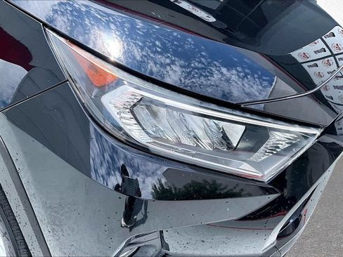 Certified 2019 Toyota RAV4 XLE w/ Convenience Package FWD image 32
