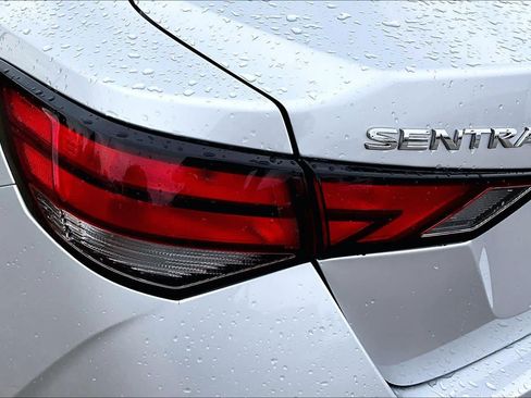 Used 2022 Nissan Sentra SV FWD image 28