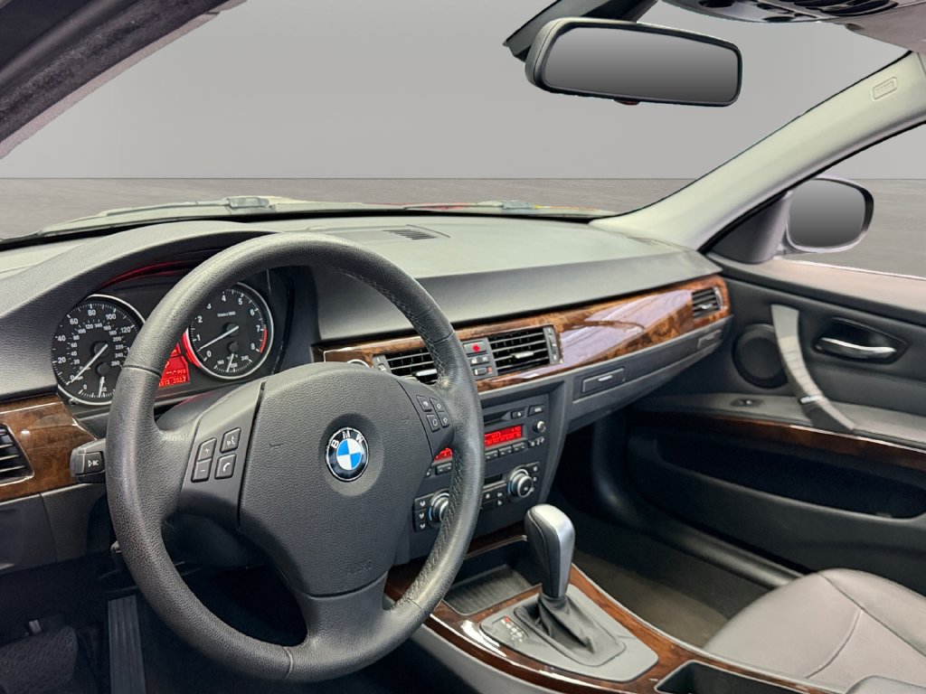 Used 2010 BMW 335i Sedan RWD image 15