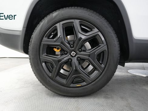 Used 2023 Rivian R1S Adventure image 18