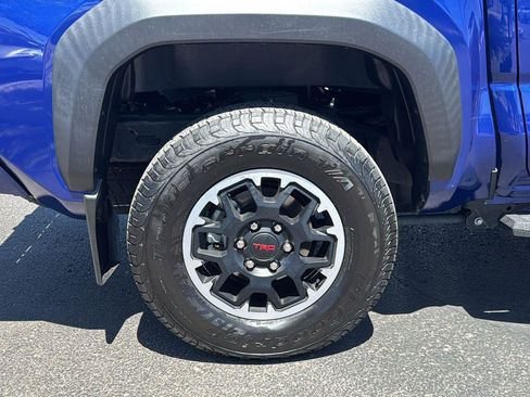 Used 2024 Toyota Tacoma TRD Off-Road w/ TRD Off Road Premium Package AWD/4WD image 11