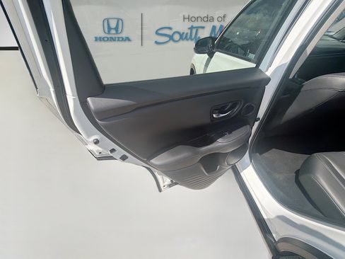 Used 2024 Honda HR-V EX-L image 24