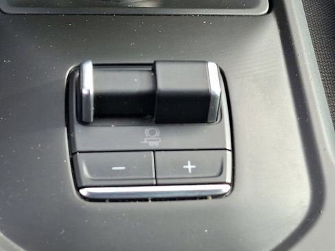 Used 2023 GMC Sierra 1500 AT4 w/ Technology Package image 26