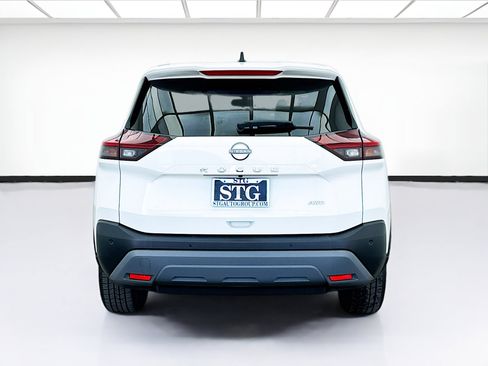 Used 2023 Nissan Rogue S image 5