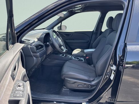 Used 2025 Subaru Forester Premium AWD/4WD image 12