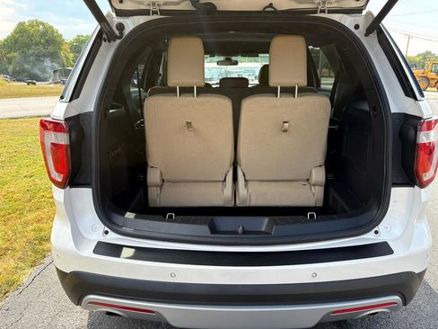 Used 2016 Ford Explorer Limited w/ Equipment Group 301A image 4