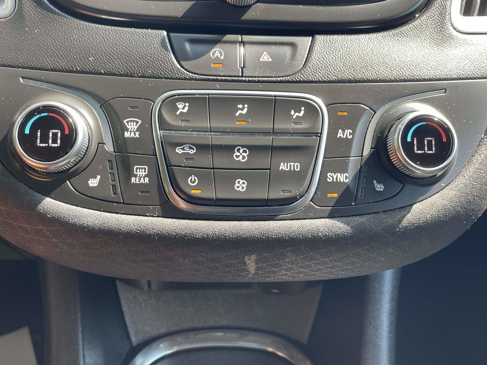 Used 2023 Chevrolet Malibu LT FWD image 27