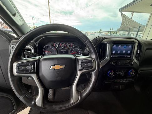 Used 2021 Chevrolet Silverado 1500 LT image 10