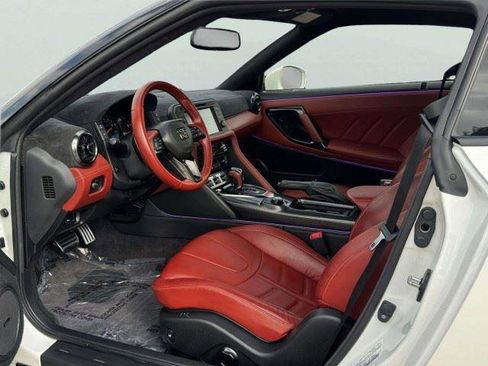 Used 2024 Nissan GT-R w/ Floor Mat Package AWD/4WD image 22