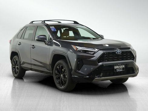 Used 2022 Toyota RAV4 SE w/ Convenience Package image 7