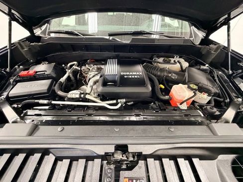 Certified 2024 Chevrolet Silverado 1500 High Country w/ High Country Premium Package AWD/4WD image 32