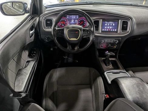 Used 2019 Dodge Charger SXT RWD image 13