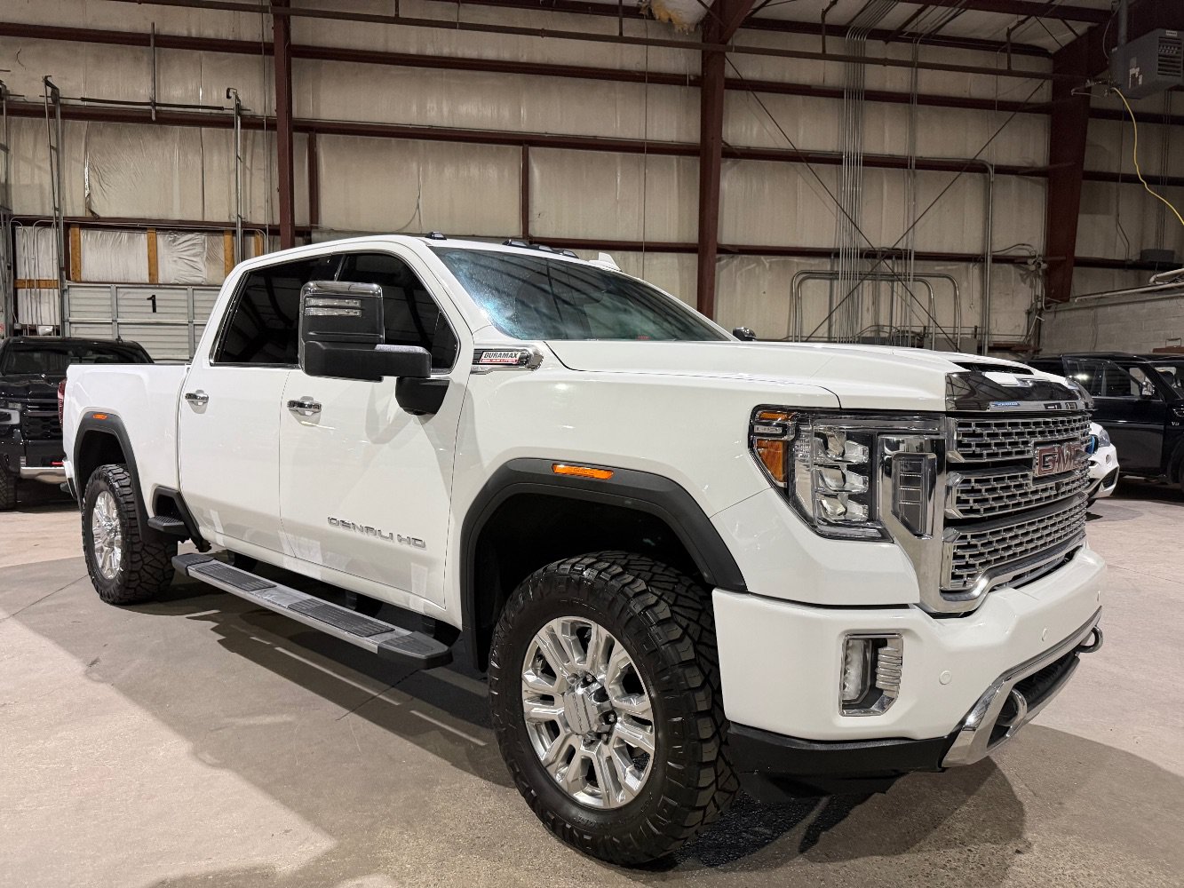 Used 2023 GMC Sierra 2500 Denali w/ Denali Ultimate Package AWD/4WD image 2