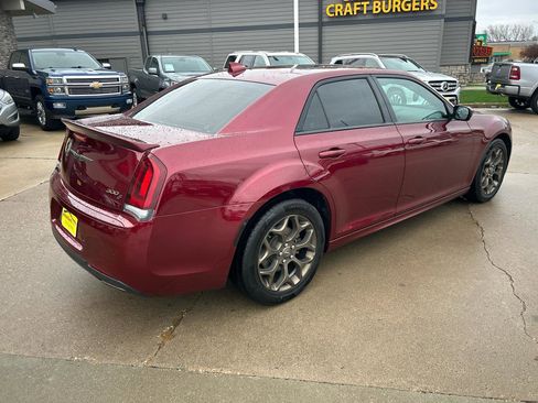 Used 2018 Chrysler 300 S w/ 300S Premium Group image 3