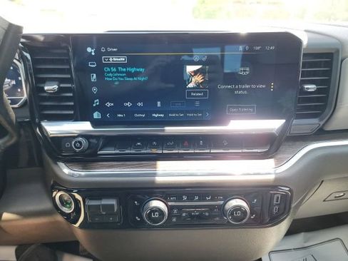 Used 2024 Chevrolet Silverado 1500 LT w/ Z71 Off-Road Package image 26