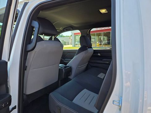 Used 2025 Toyota Tacoma TRD Off-Road AWD/4WD image 16
