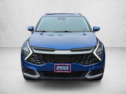 Used 2023 Kia Sportage EX image 2