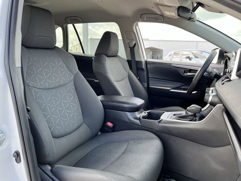Used 2024 Toyota RAV4 XLE FWD image 25