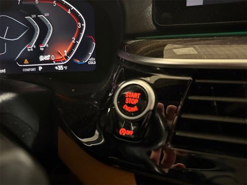 Used 2021 BMW 530i xDrive image 29