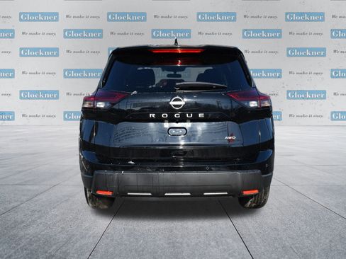 Used 2025 Nissan Rogue SV image 7