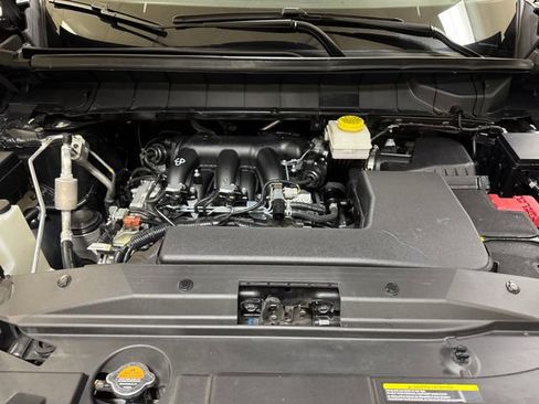 Used 2025 Nissan Pathfinder SV AWD/4WD image 26