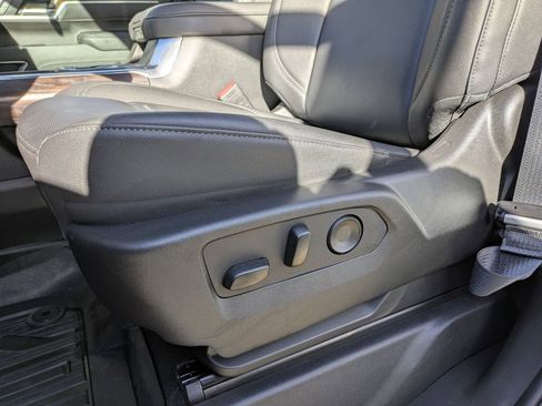 Certified 2025 GMC Sierra 2500 SLT w/ SLT Premium Package image 13