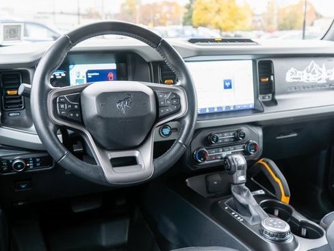 Used 2023 Ford Bronco Badlands w/ Sasquatch Package image 17