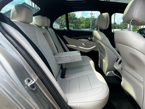 Used 2023 Mercedes-Benz E 450 4MATIC Sedan image 25