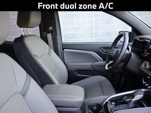 Used 2024 Chevrolet Colorado ZR2 w/ ZR2 Convenience Package III AWD/4WD image 12