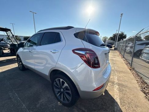 Used 2019 Buick Encore Essence FWD image 8