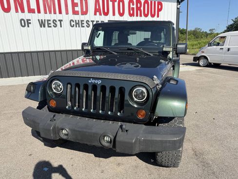 Used 2011 Jeep Wrangler Sahara w/ Dual Top Group AWD/4WD image 2