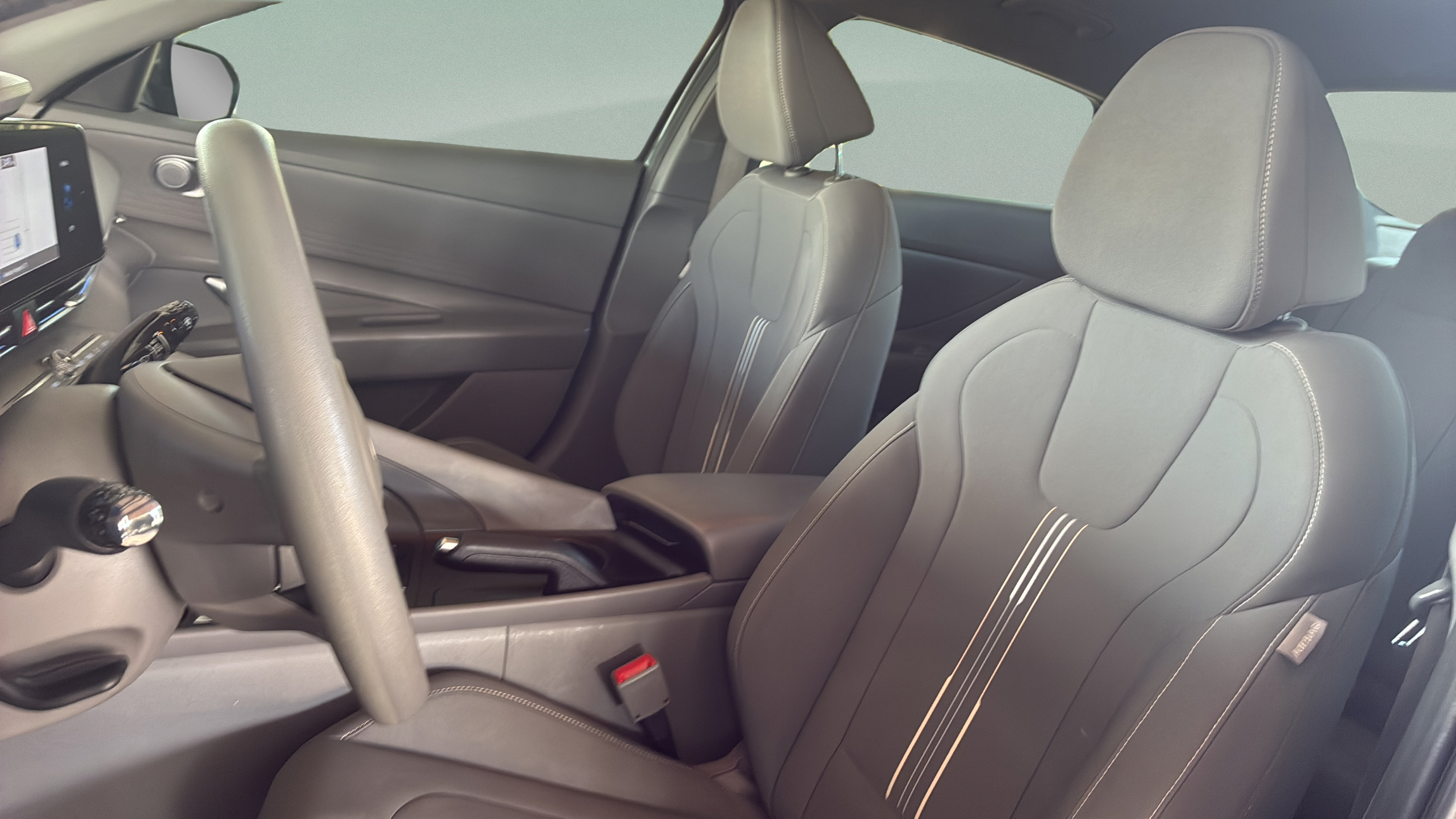 Used 2024 Hyundai Elantra SEL FWD image 16
