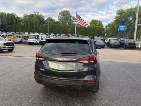 Used 2022 Chevrolet Equinox LS w/ LS Convenience Package AWD/4WD image 4