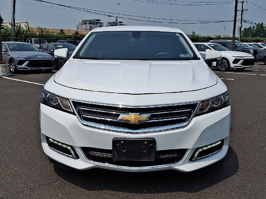 Used 2019 Chevrolet Impala LT FWD image 2