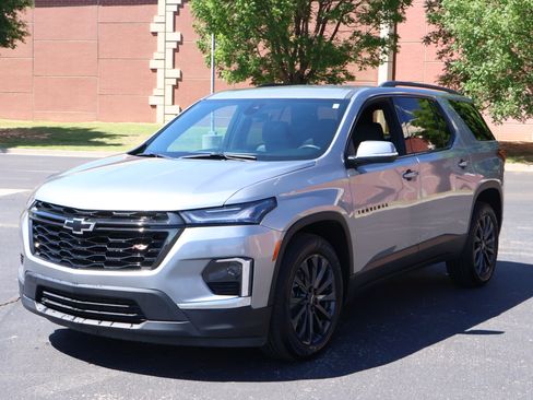 Used 2023 Chevrolet Traverse RS w/ LPO, Floor Liner Package AWD/4WD image 32