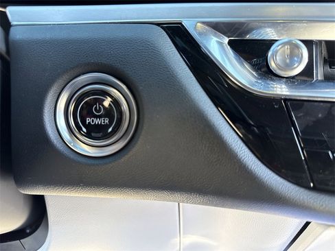 Used 2024 Cadillac Lyriq Luxury image 19