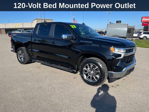 Used 2023 Chevrolet Silverado 1500 LT w/ Convenience Package II AWD/4WD image 9