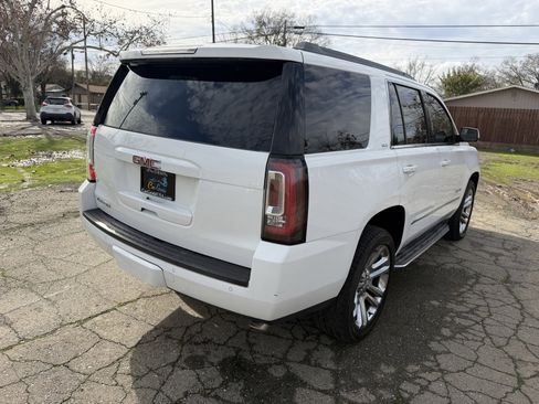 Used 2017 GMC Yukon SLT w/ Premium Edition image 8