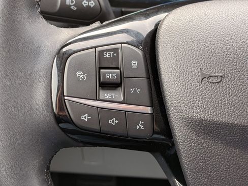 Certified 2025 Ford Escape Platinum image 29