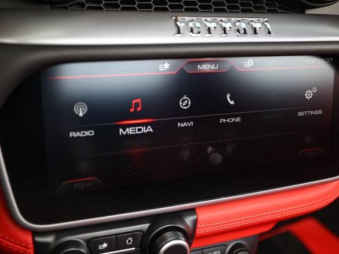 Certified 2019 Ferrari Portofino RWD image 34