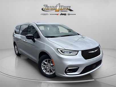 New 2026 Chrysler Pacifica Select