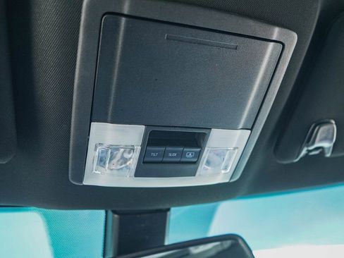 Used 2017 Ford Explorer Platinum image 20