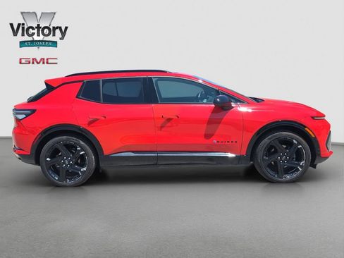 Used 2025 Chevrolet Equinox EV RS w/ Convenience Package II FWD image 19