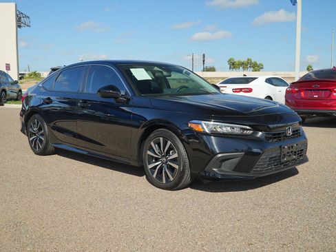 Used 2023 Honda Civic EX image 3