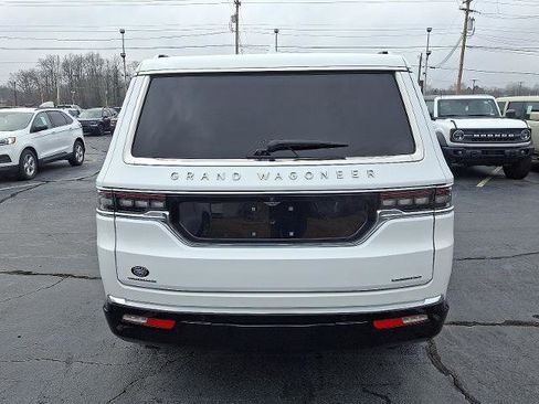 Used 2023 Jeep Grand Wagoneer Series II image 4
